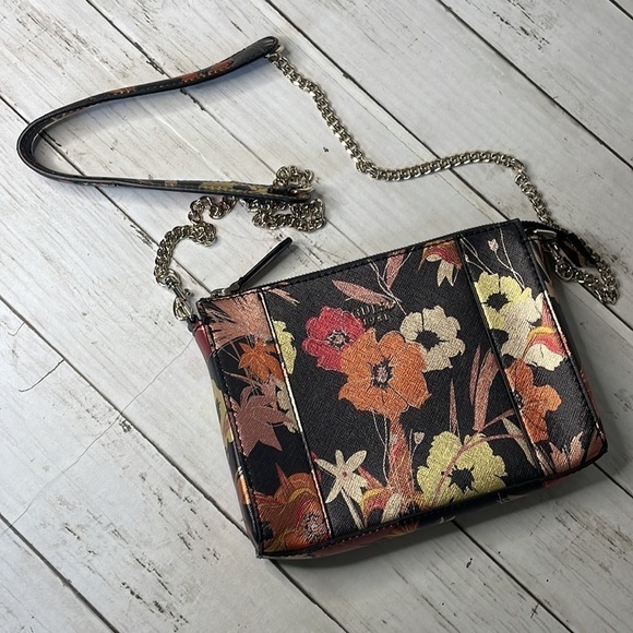 NWOT Guess 1981 Floral Faux Leather Convertible Crossbody Purse - Picture 14 of 14